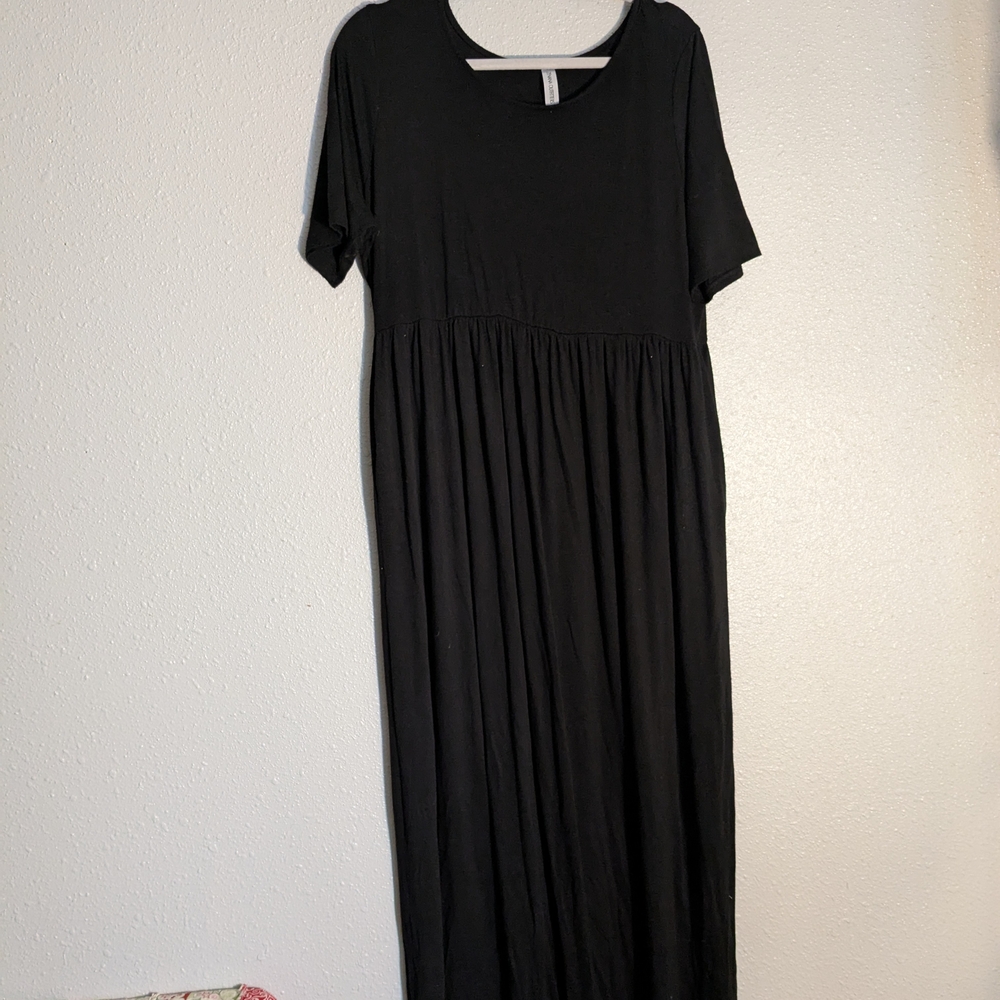 Zenana Outfitters Black Maxi Dress With Pockets